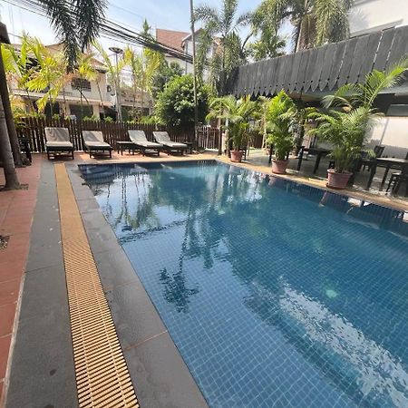 White Monkey Hotel Siem Reap Værelse billede